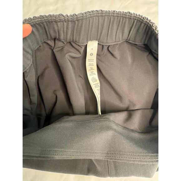 Lululemon Flat-Front Relaxed Short 4" - Picture 6 of 9